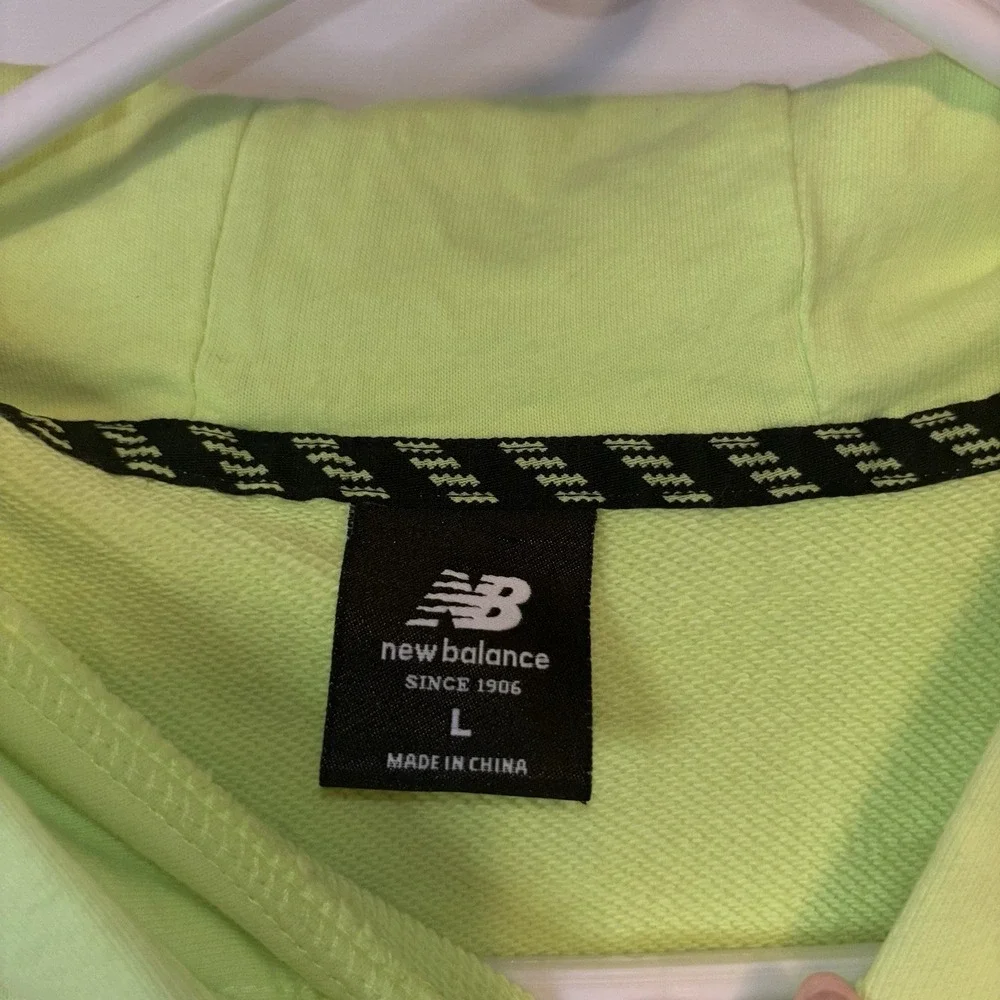 New Balance All Terrain Neon Green Hoodie Pullover Size L Logo